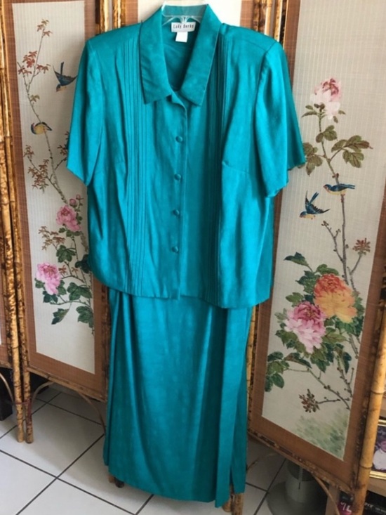 Lady Dorby Dresses & Skirts - Lady Dorby dress jacket set 2 piece maxi jade green texture floral fabric pleats